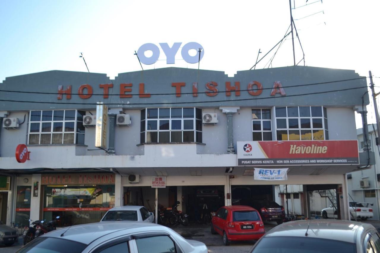 Oyo 89737 Hotel Tishoa Kampong Batu Tiga Екстериор снимка