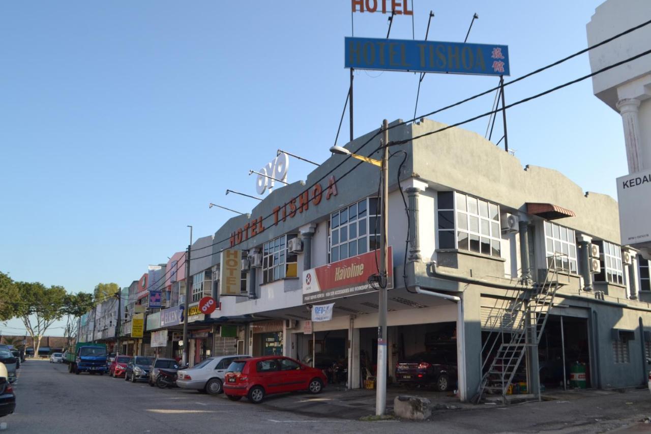 Oyo 89737 Hotel Tishoa Kampong Batu Tiga Екстериор снимка